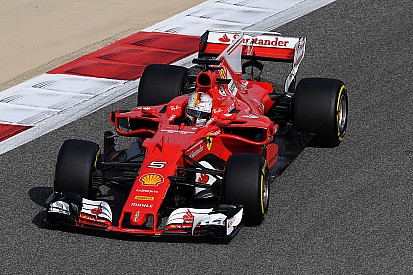 GP Bahrain: Vettel tercepat FP1, Raikkonen masalah mesin
