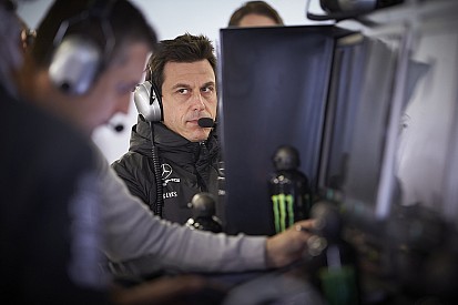 Wolff: Mercedes 2018'de rekabetçi olacak