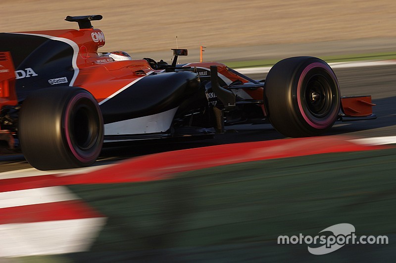 McLaren trata de sumar tiempo en pista con un 'filming day'