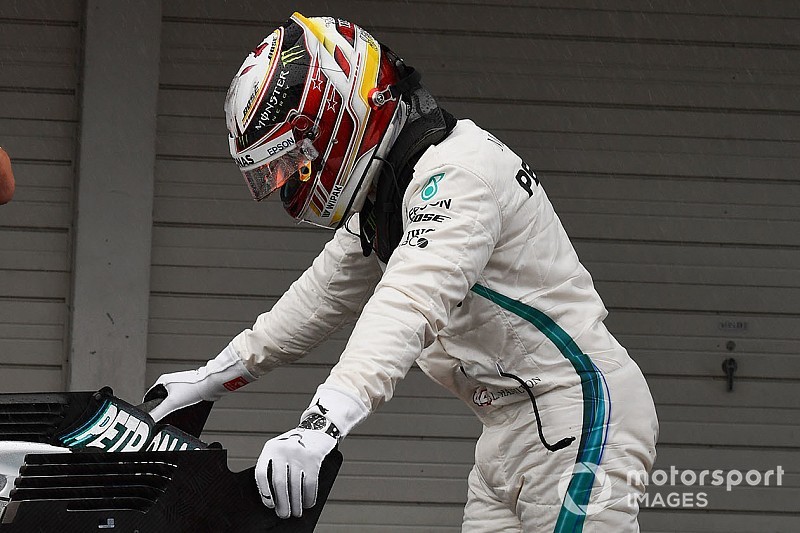Hamilton: Kicsit „lábujjhegyen” teljesítettem a körömet