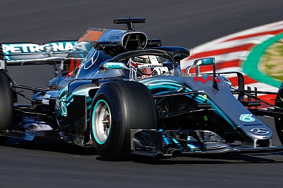 Особый подход Mercedes: почему их новая машина так похожа на старую?