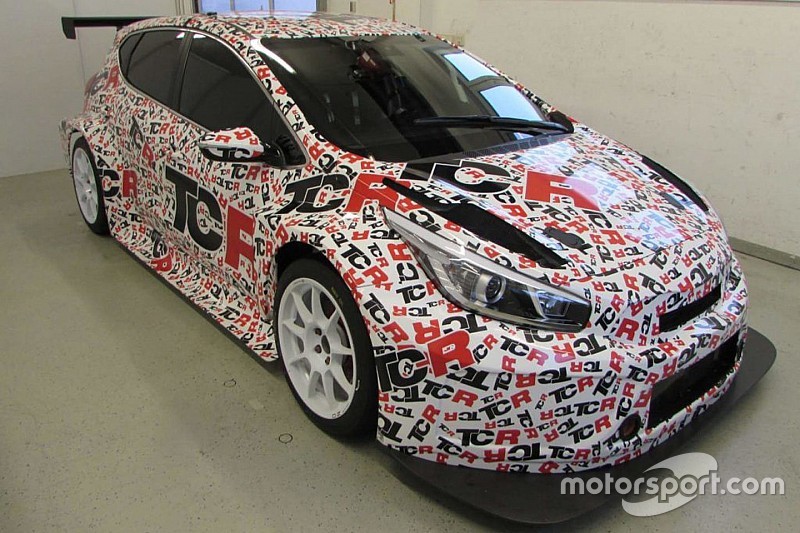 La Kia Cee’d TCR si mimetizza, ma è già pronta!