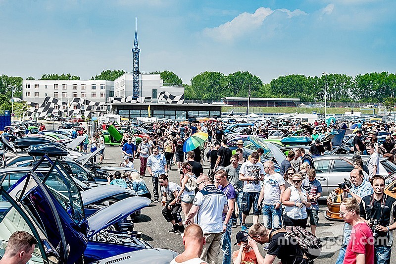 Weltrekord-Versuch vor 60.000 Besuchern in „Opelsleben“