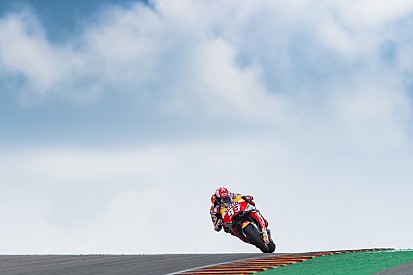 Látványos képek a Német Nagydíj pénteki napjáról: Rossi, Lorenzo, Marquez...