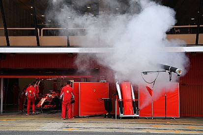 Ferrari motoru neden fazla duman çıkarıyor?