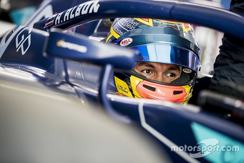 F2 Barcelona: Albon puncaki latihan, Gelael P18