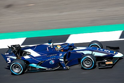 Silverstone F2: Albon kazandı, Russell pitte sorun yaşadı