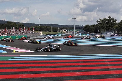 A Mercedes örül a visszatérésnek, Bottas pedig a „sokkoló” autójával küzdött