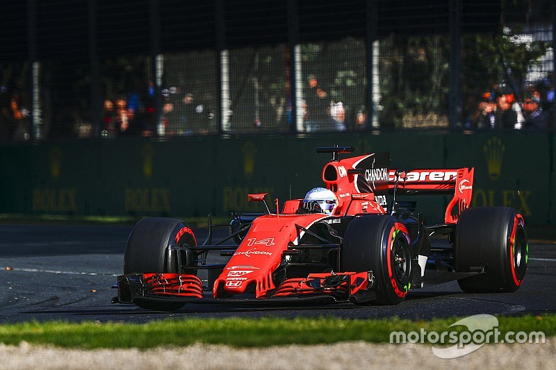 【F1】アロンソ「燃費悪い、パワー&信頼性ないPUがレースを妨げる」