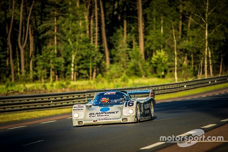 Зак Браун за рулём Porsche 962 одержал победу в своём классе в Le Mans Classic