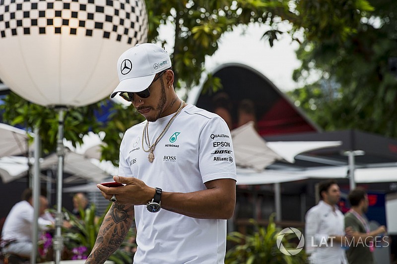 Hamilton újabb trendi és laza képe