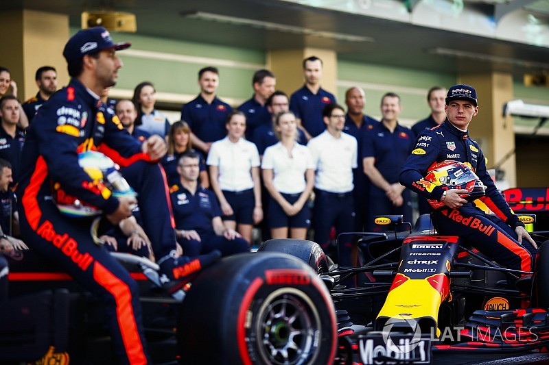 Verstappen dice que la lucha por título no cambiará relación con Ricciardo