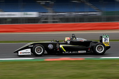 Mick Schumacher logra 12º en clasificación en la F3 Europa