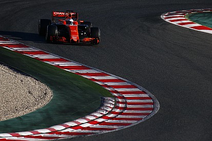 Алонсо первым сядет за руль McLaren 2018 года на тестах