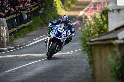 Isle of Man TT 2017: Senior TT-Abbruch nach Sturz von Ian Hutchinson