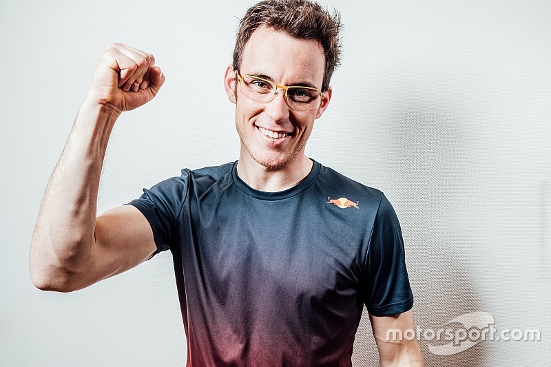 Thierry Neuville yarışlara nasıl hazırlanıyor?