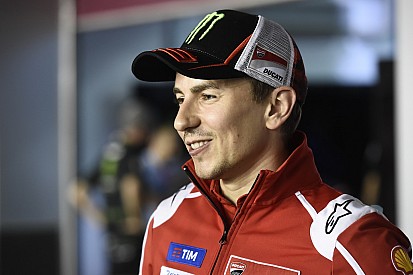Rossi pimpin klasemen, Lorenzo ucapkan selamat