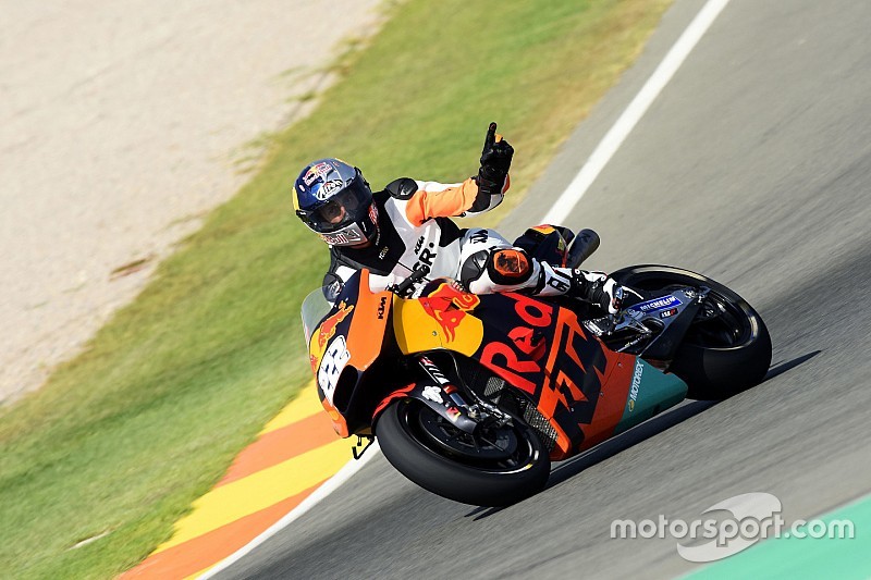 Fotogallery: Tony Cairoli in pista a Valencia sulla KTM RC16 MotoGP
