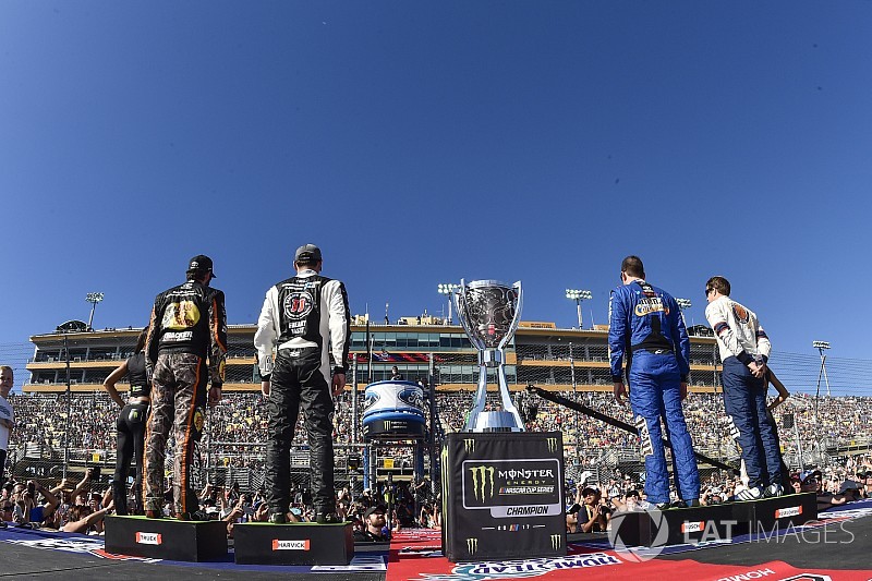Harvick cree que NASCAR debe ser todavía más innovadora