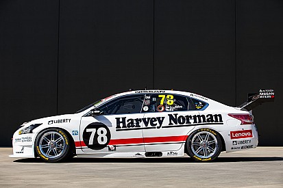 Sixties throwback for de Silvestro Nissan