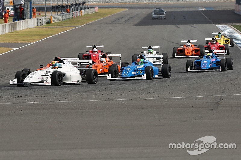 F4/SEA Buriram: Kahia jadi juara di Race 1, Presley berhasil naik podium