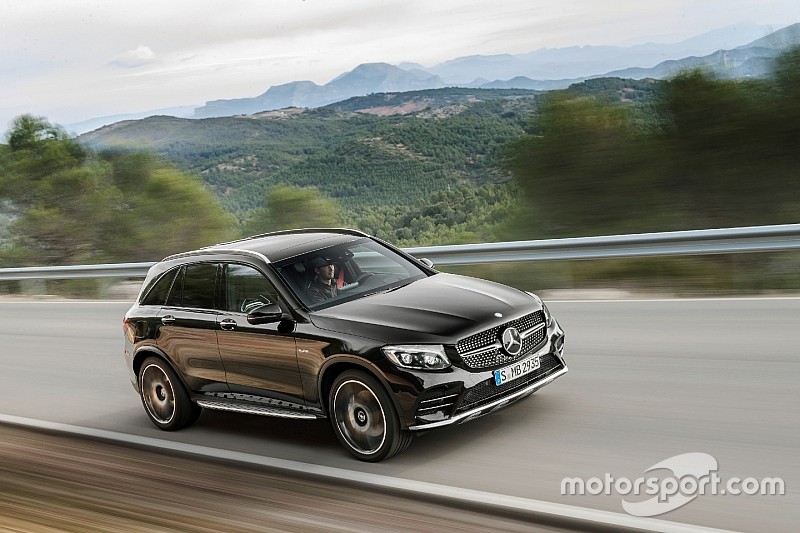 'Mercedes presenteert eerste elektrische SUV in Parijs'