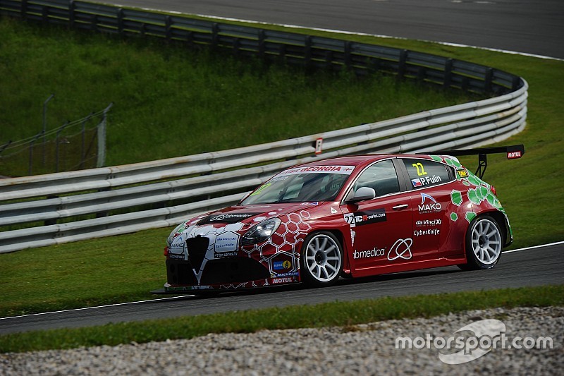 Comini, Kajaia, Nash e la Cerruti in fondo allo schieramento al Salzburgring
