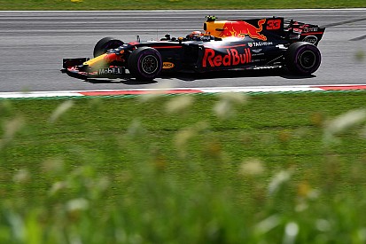 Red Bull, Verstappen-Ferrari söylentilerini yalanladı
