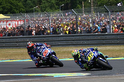 Rossi-Vinales jajal YZR-M1 2018 di Misano