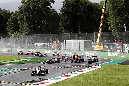 Бекман выиграл субботнюю гонку GP3 на сырой трассе