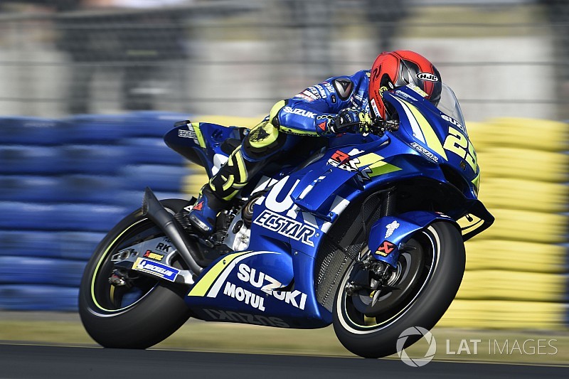 Podestserie gerissen: Iannone stürzt schon in Runde 1