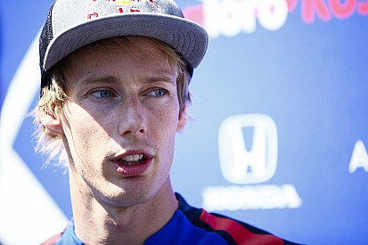Hartley recebe novo motor e larga do fundo do grid na França