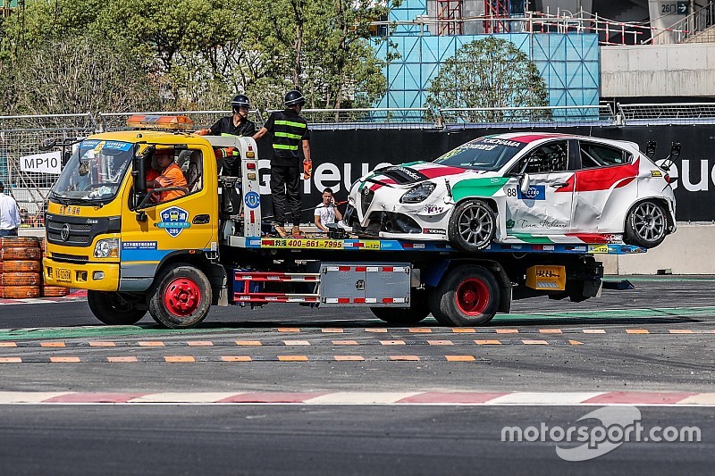 Giovanardi ai 200 km/h a muro a Wuhan, Alfa Romeo riparata a tempo di record