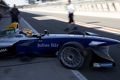 VIDEO: Cuplikan lengkap aksi Rio Haryanto di tes Formula E Valencia