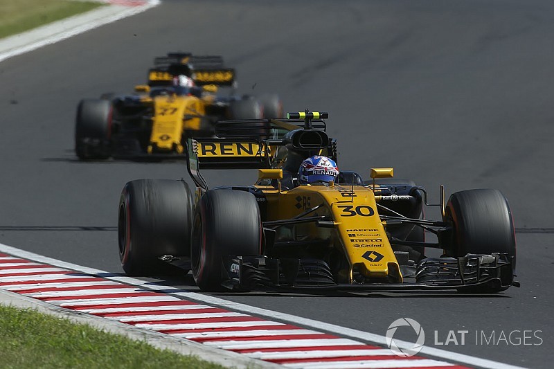Motorfejlesztésekkel készül a Renault Spára és Monzára