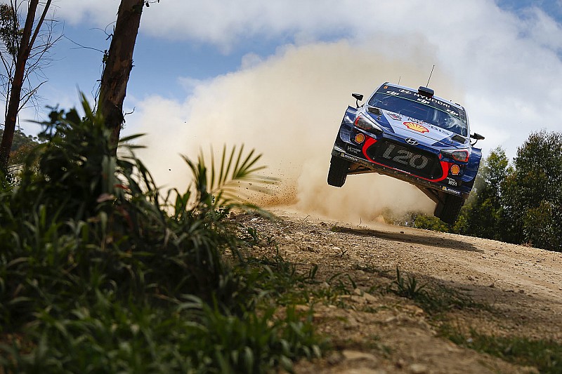 Mikkelsen extendió su liderato sobre Meeke