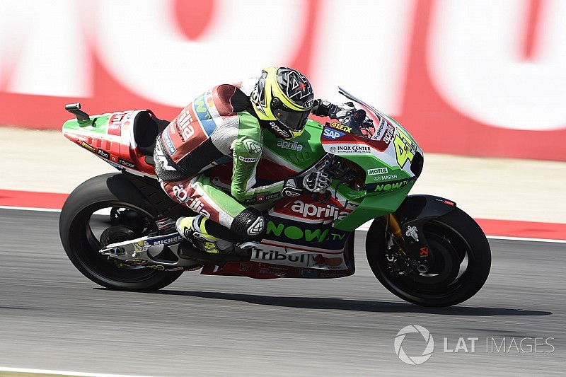 Phillip Island, Libere 2: l'Aprilia ruba la scena a Marquez e Dovi