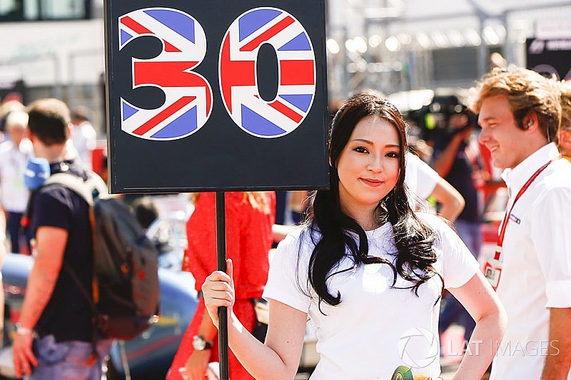 Fotogallery: ecco le grid girl asiatiche del GP del Giappone di F.1
