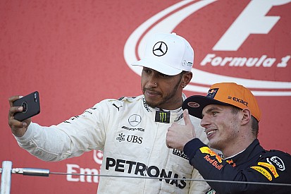 Hamilton verwacht veel van Verstappen: “Sneller dan Ricciardo in 2017”