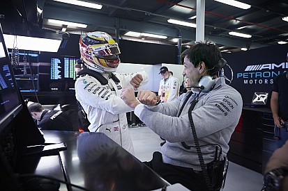 Wolff harus perbaiki hubungan dengan Hamilton jelang 2017