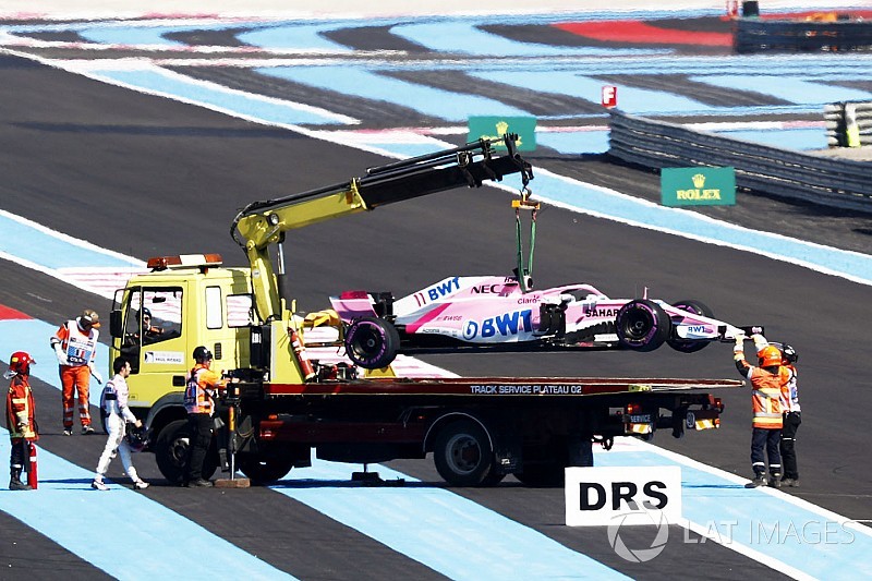 Force India recibió una dura sanción por la rueda perdida de Pérez