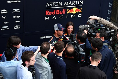 Гонщики Red Bull відбулися попередженням за зіткнення