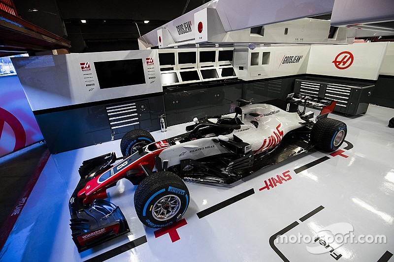 Haas провела формальную презентацию новой машины