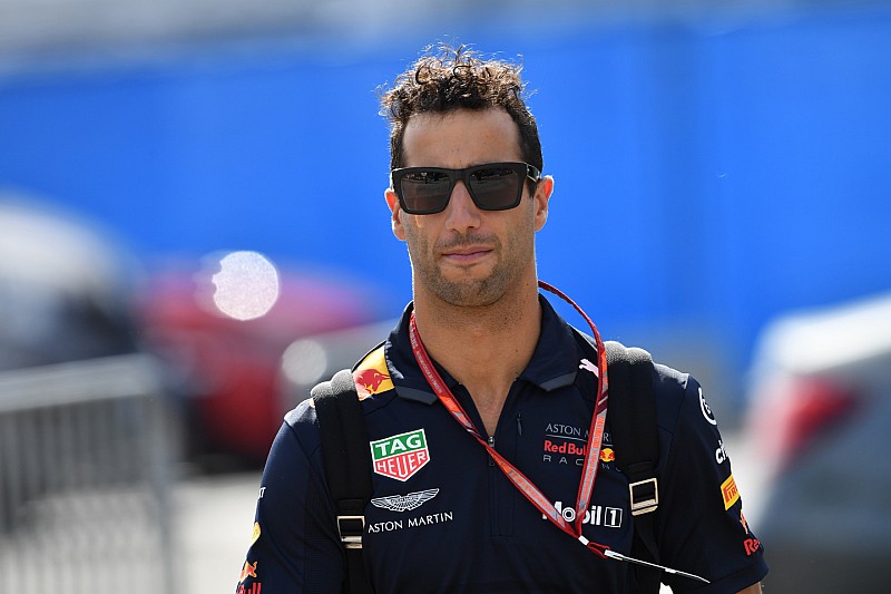 Hamilton'ın hızı Ricciardo'yu endişelendiriyor