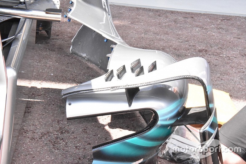 Mercedes: ecco i generatori di vortice sulle pance della W09
