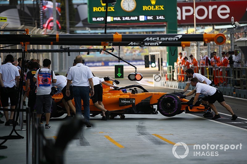 Alonso szerint harcban lehet a Q3-ért a McLarennel Szingapúrban