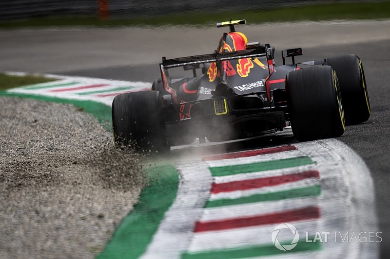 Verstappen: Ferrari ve Mercedes'le savaşmamız zor
