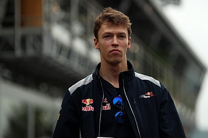 Ferrari incorpora a Kvyat como piloto de desarrollo