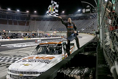 Sauter vence pela quinta vez; Truck Series define playoffs