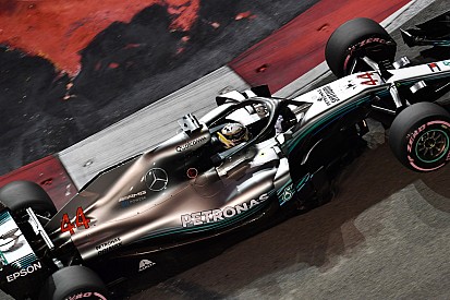 Hamilton: Vettel karşısında "çaylak hatası" yaptım